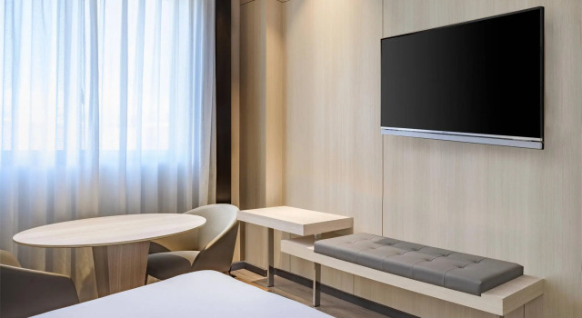 Двухместный полулюкс AC Hotel Valencia by Marriott