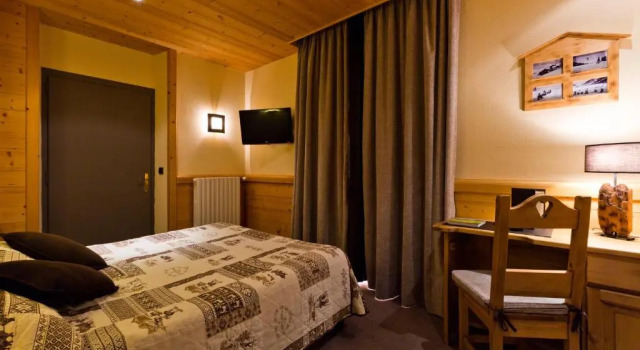 Четырёхместный номер Standard Logis Hotel & Spa Beau-Site