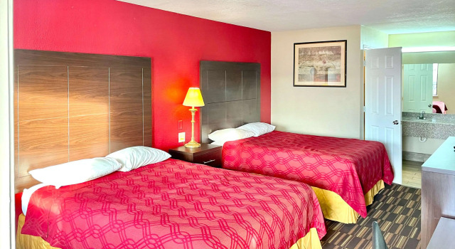 Четырёхместный номер Standard Rodeway Inn Pauls Valley