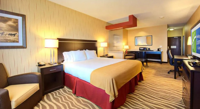 Номер Executive Holiday Inn Express & Suites Cotulla by IHG