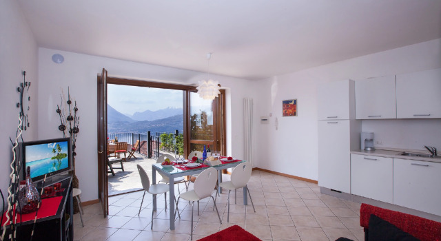 Vista d'Oro Ulivo Apt. 4, Buchen Sie Ferienwohnung Perledo Comer See