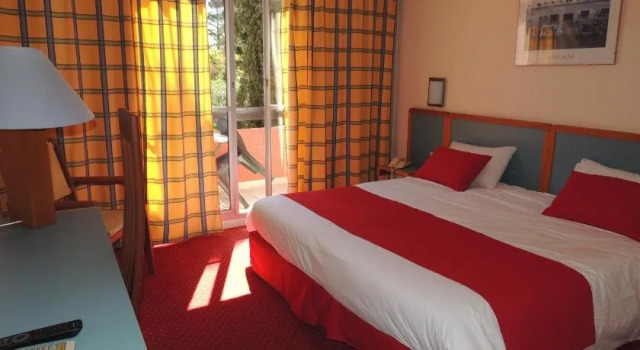 hôtel tennis internationnal, Rezervați Hotel Agde Canal du Midi