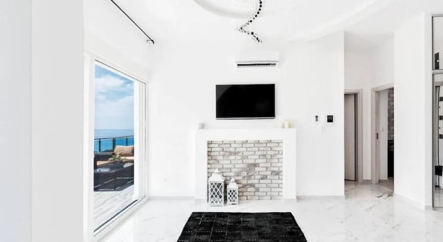 Апартаменты с балконом и с видом на море Beautiful apartments in Montenegro