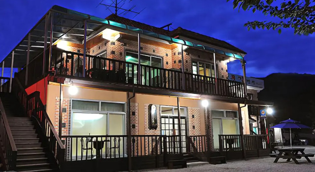 Yeongju Pusoksa Maple Road Pension, Prenota Hotel Yeongju Nord Gyeongsang