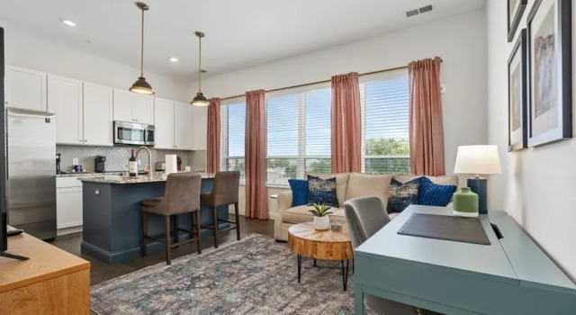 Top Floor 1BR At Luxe23