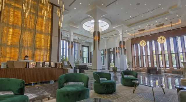 Castle Bayview Resort & Spa