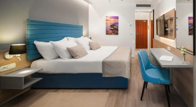Номер Superior с балконом и с частичным видом на море Valamar Meteor Hotel