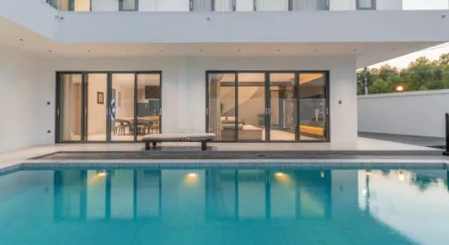 TML Jomtien Modern Villa 5 Bedroom 7 Bathroom Private KTV Room and Swimming Pool