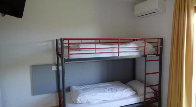 Четырёхместный номер Comfort Hôtel Acajou
