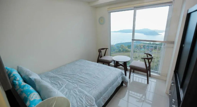 Апартаменты A2JSuites Bedroom Taal View Luxury Smart Home Suite Near Skyranch