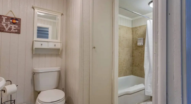 Коттедж 2 Bedroom near Parks, A Lake, Downtown