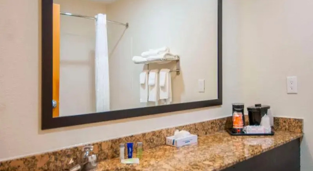 Четырёхместный номер Standard Sleep Inn & Suites Tuscaloosa East