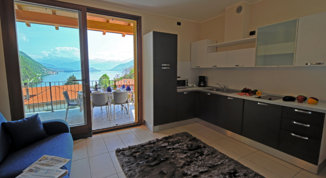 Residence Eden Gardenia 12, Book Hotel Hotels in Como with a Pool, Swimming Pool