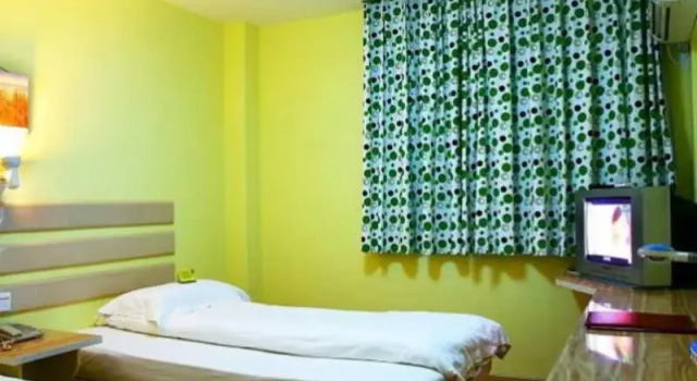 V8 Train Station Hotel Guangzhou, Boek Hotel Hotels in Guangdong met parkeren, Parkeren