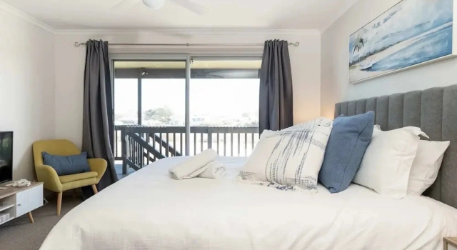 Апартаменты Large Upstairs Family Stay Near Middleton Beaches