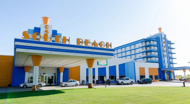 South Beach Casino & Resort, Book Resort Hotels in Manitoba with a Pool, Swimming Pool