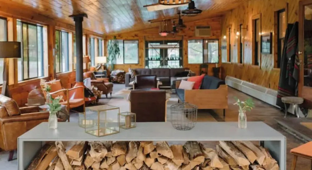 The Arnold House, Rezervați Hotel Livingston Manor 