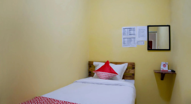 Номер Standard OYO 990 Stadion Residence Syariah