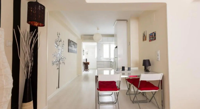 Апартаменты Nice Flat -200m Center-2 Baths- 3 Bedrooms 5Pers