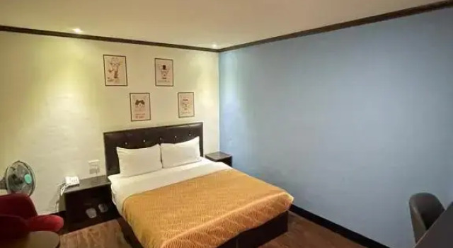 Номер Standard Holiday Business Hotel