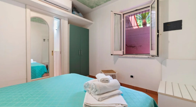 Inviting Apartment in Villammare With Small Garden, Buchen Sie Ferienwohnung Villammare Cilento
