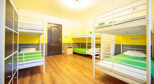 Кровать в общем номере Sweet Sleep Hostel (Свит слип хостел)