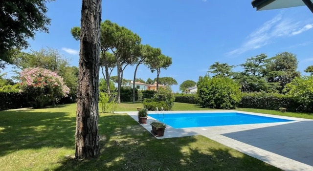 Вилла с 3 комнатами с видом на сад Fantastic Villa With Private Pool-beahost