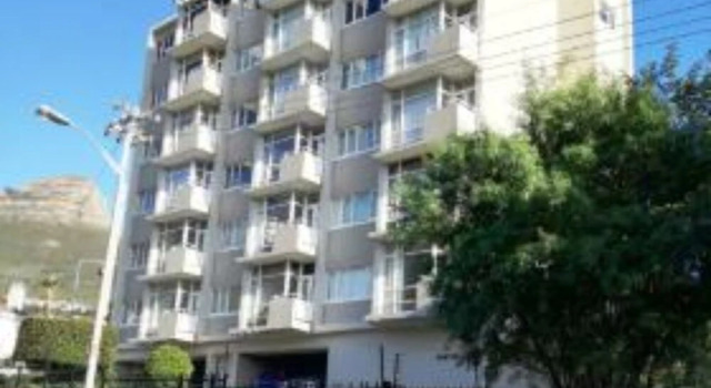 Peaceful 1 Bedroom Apartment in Tamboerskloof, Забронировать Апартаменты/квартира Отели Кейптауна с парковкой, рядом с South African Museum And Planetarium, Парковка