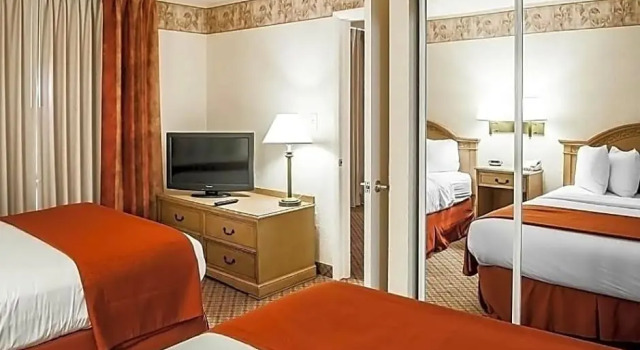 Двухместный номер Standard Pan American Inn & Suites