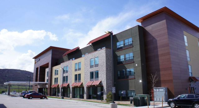 La Quinta Inn & Suites by Wyndham Littleton/Red Rocks, Rezervovat Hotel Arvada Colorado