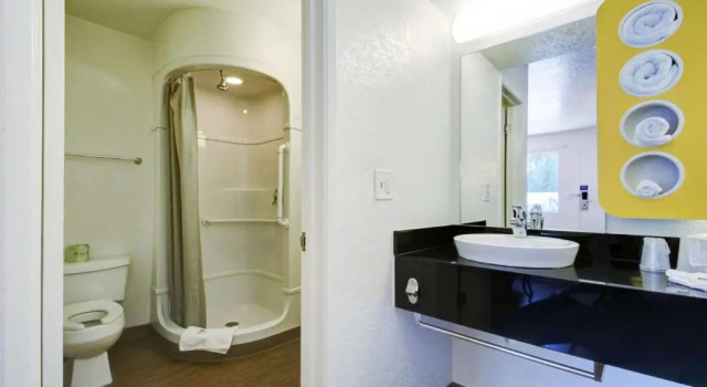 Четырёхместный номер Standard Park Inn by Radisson, Salt Lake City Downtown