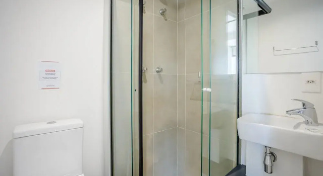 Studio w/ pool near subway FRE2112