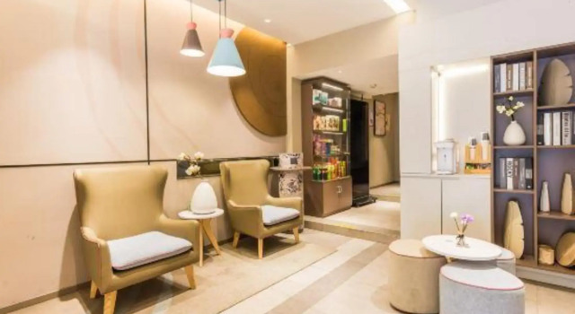 Home Inn Yunfu Bus Station, Boek Hotel Hotels in Guangdong met parkeren, Parkeren