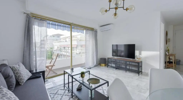 Апартаменты KIKILOUE Cannes' Palm Beach 2-mi walk to the beaches with terrace