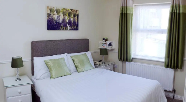 Kennys Guest House, Book Pension Castlebar Mayo