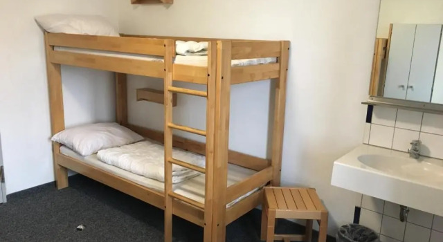 Кровать в общем номере (мужской номер) Jugendherberge Aachen - Membership required