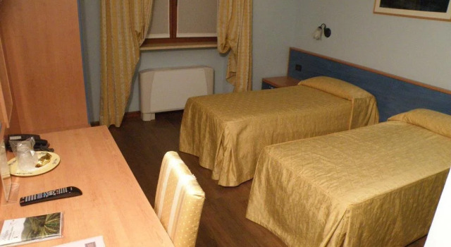 Madonna della Neve, Book Hotel Cessole Langhe