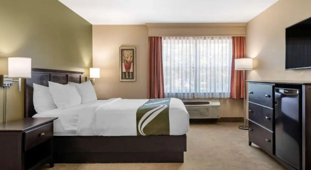 Люкс Quality Inn & Suites Quispamsis