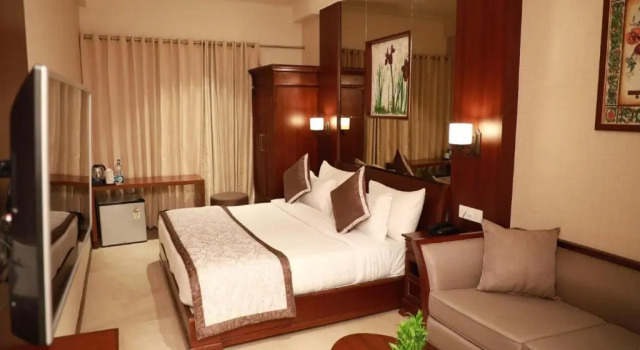 Номер Superior Hotel Golden Tower Near Heritage Street