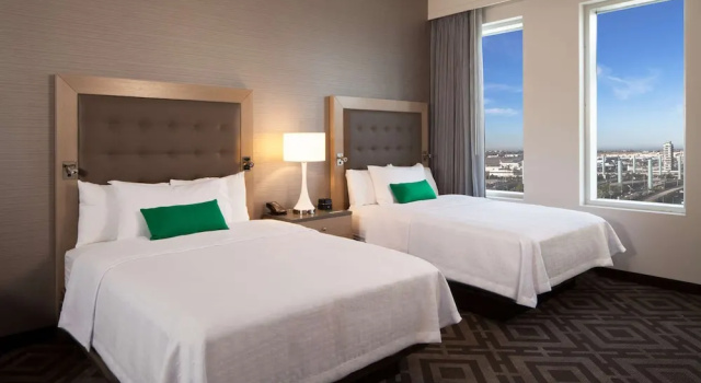 Четырёхместный люкс c 1 комнатой Homewood Suites By Hilton Los Angeles International Airport
