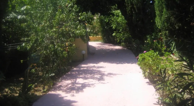 Economy huone Villa Sofia