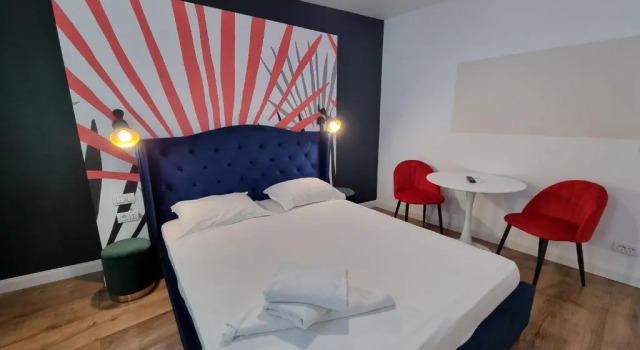 Студия Deluxe Royal Accommodation