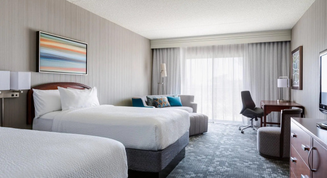Четырёхместный номер Standard Courtyard by Marriott Scottsdale Old Town