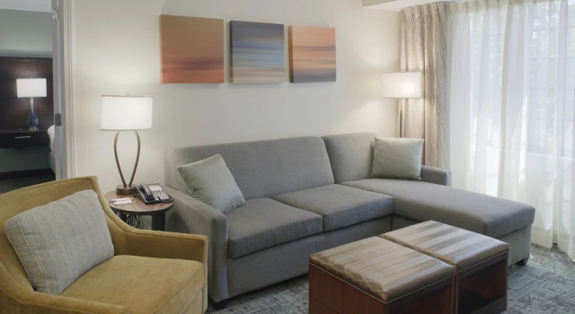 Двухместный люкс с 2 комнатами Staybridge Suites Fayetteville by IHG