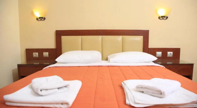 Полулюкс Hotel Zeus