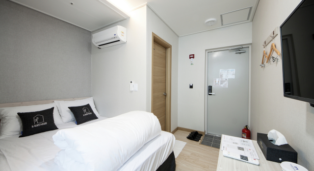 Двухместный номер Standard K-Guesthouse Premium Nampo 1