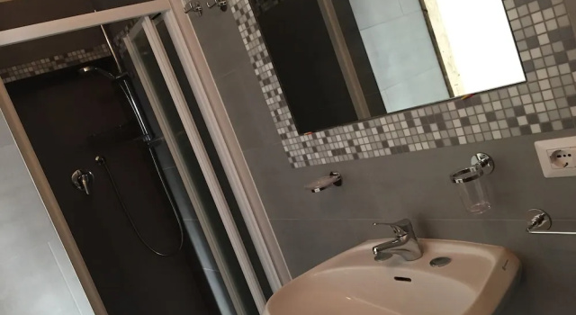Четырёхместный номер Standard с балконом Hotel Ridens