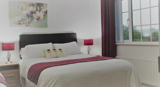 The Meadows B&B, Забронировать Отель «постель и завтрак» Отели Арма с парковкой, рядом с Armagh Ancestry, Парковка