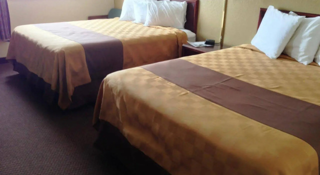 Americas Best Value Inn - Faribault, Varaa Hotelli Hotellit Minnesota pysäköinnillä, Pysäköinti