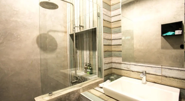 Двухместный номер Standard с видом на бассейн The Bike Loft Family Hostel